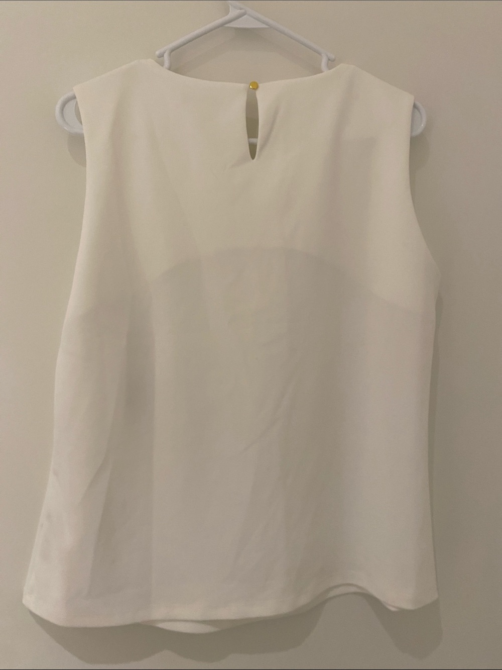 NWT Calvin Klein White Sleeveless Blouse Top With Gold Tone Embellishments L - Picture 7 of 10